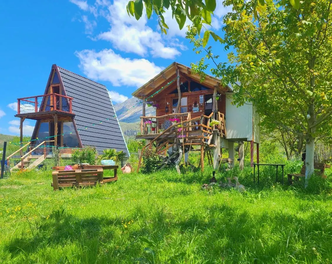 Life On The Farm Hotel Nepravishte