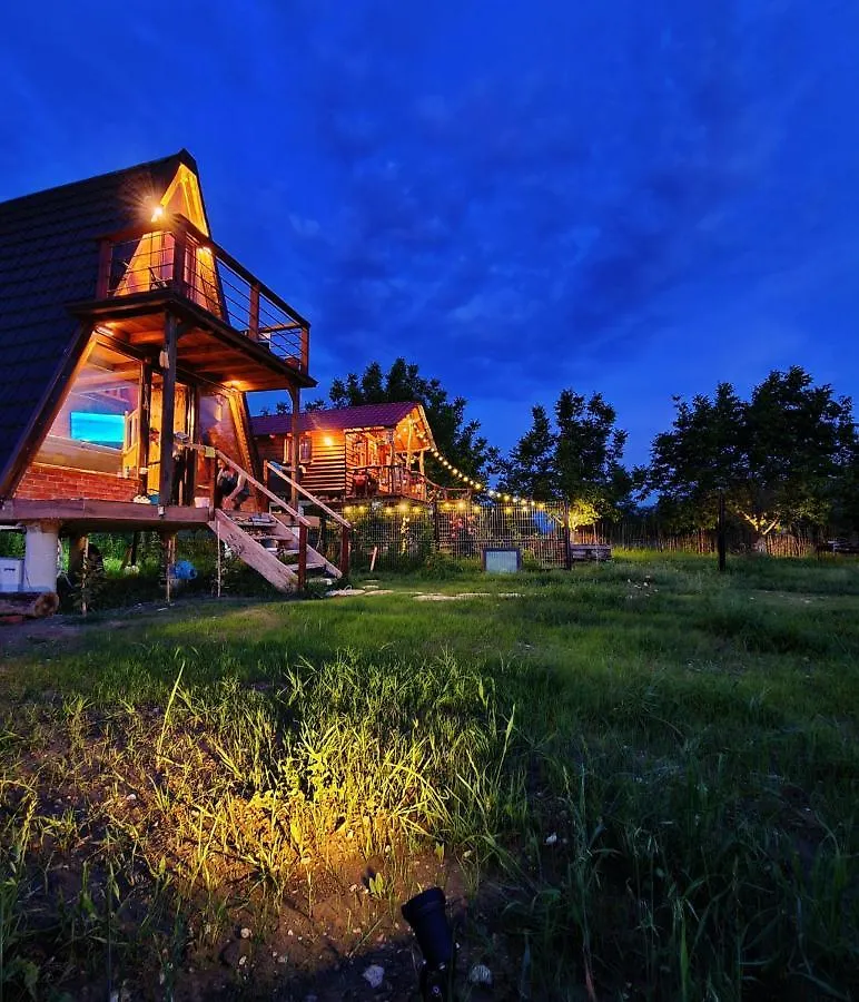 Life On The Farm Hotel Nepravishte 0*,  Albanië