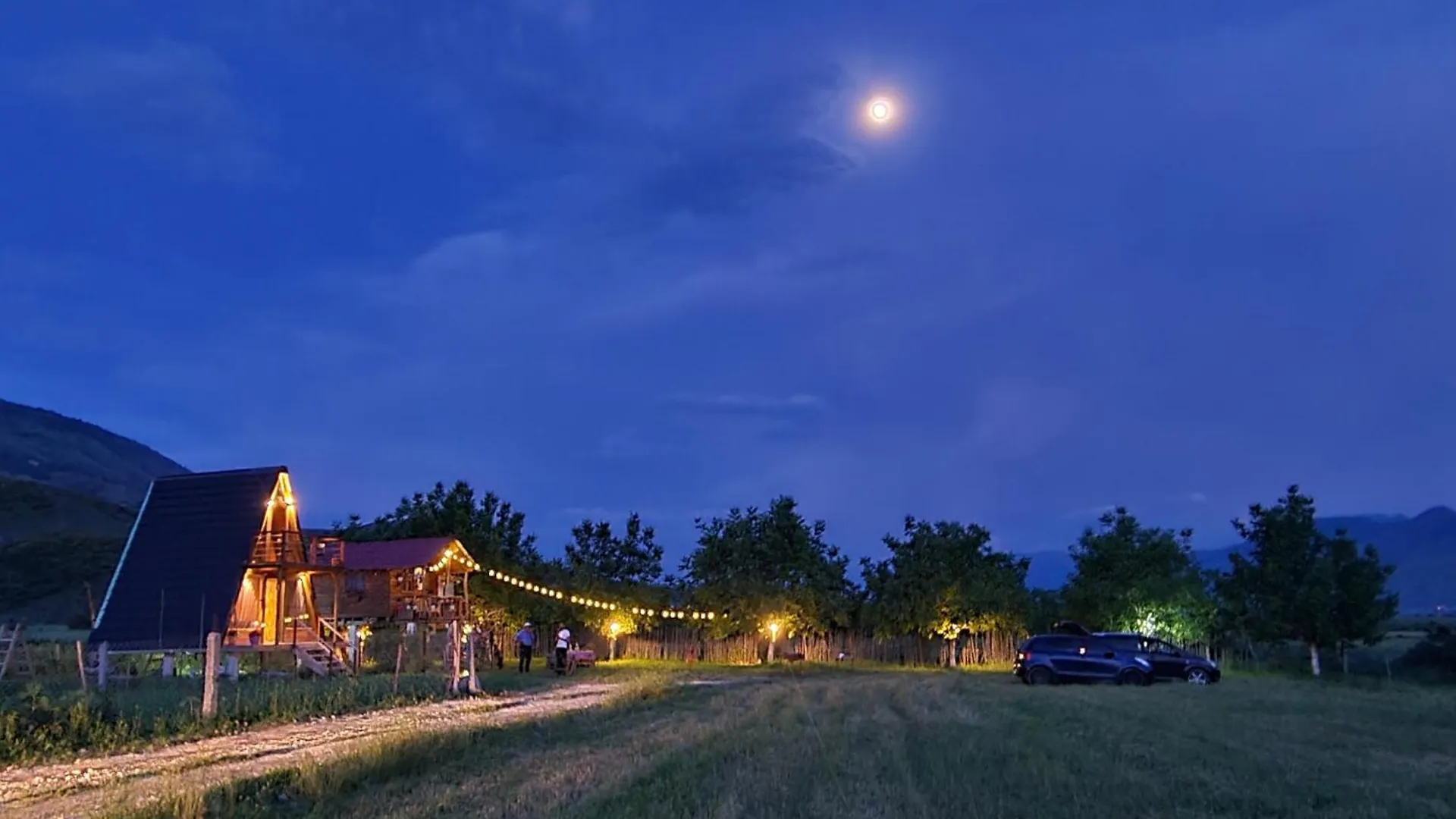 Life On The Farm Hotel Nepravishte